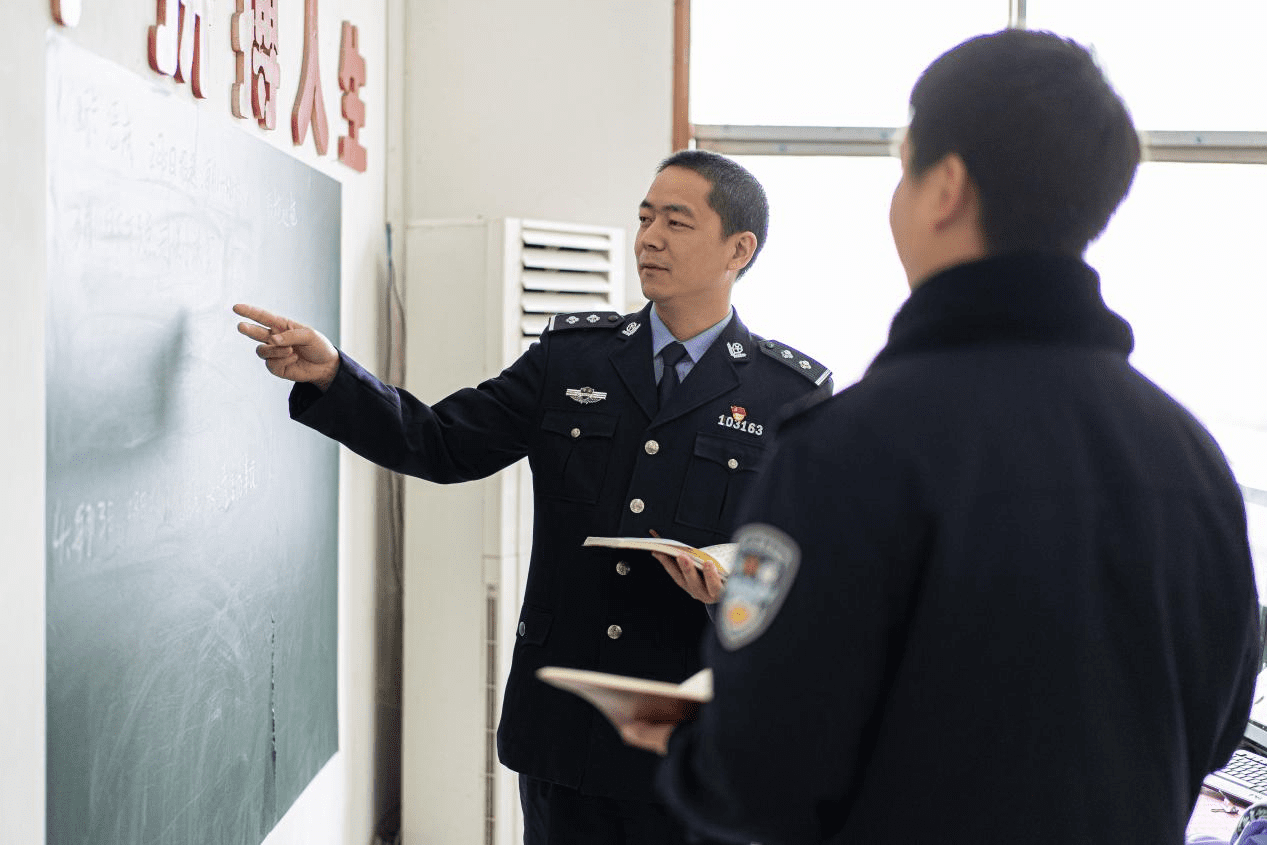 巩义市公安局民警刘辉：反诈战线上的“尖兵”