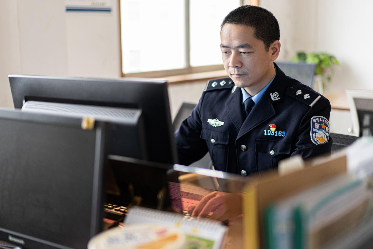 巩义市公安局民警刘辉：反诈战线上的“尖兵”